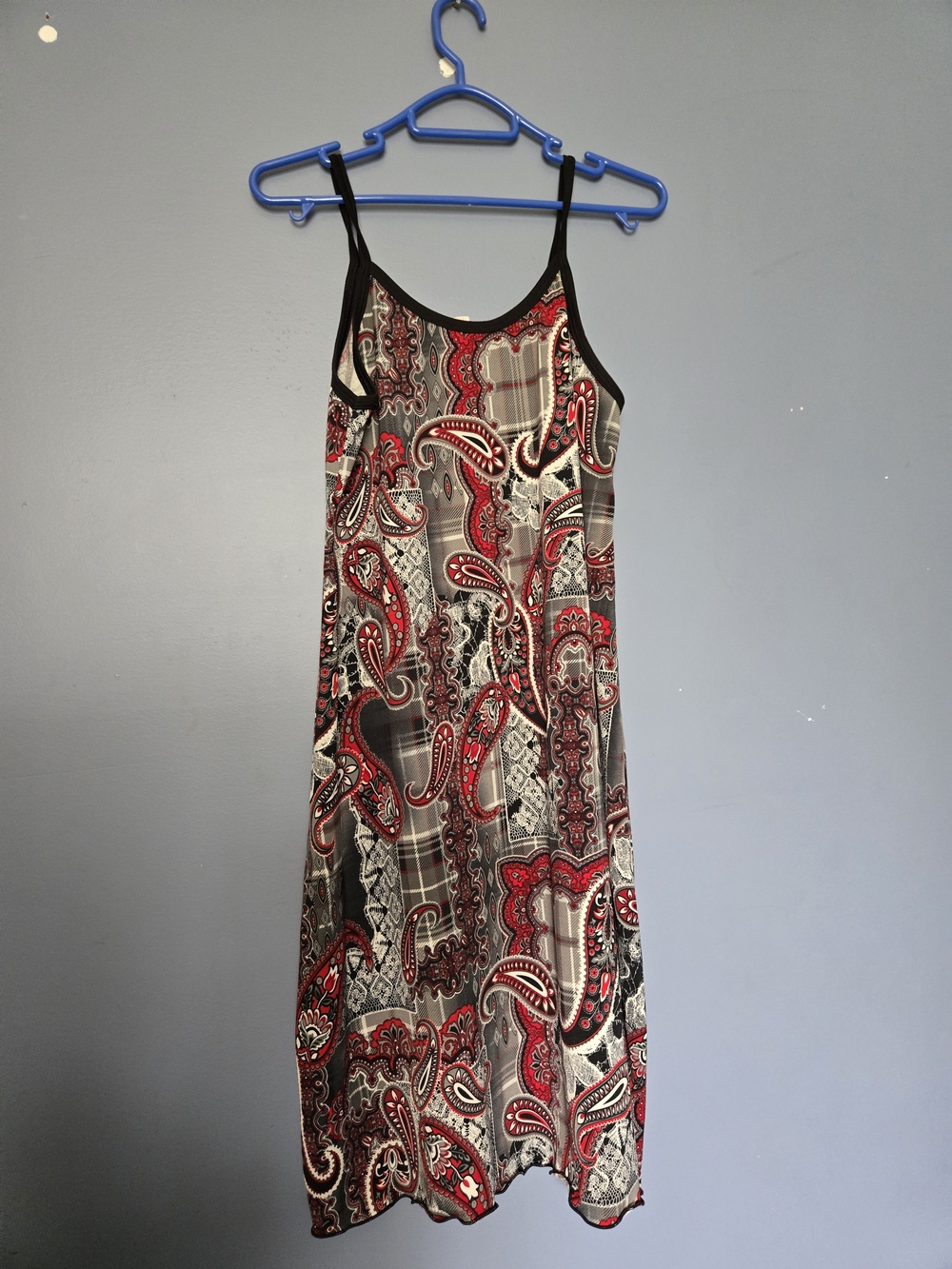 C-J. Khoury Red & Grey Paisley Slip Midi Dress — Size S 🌺🇨🇦